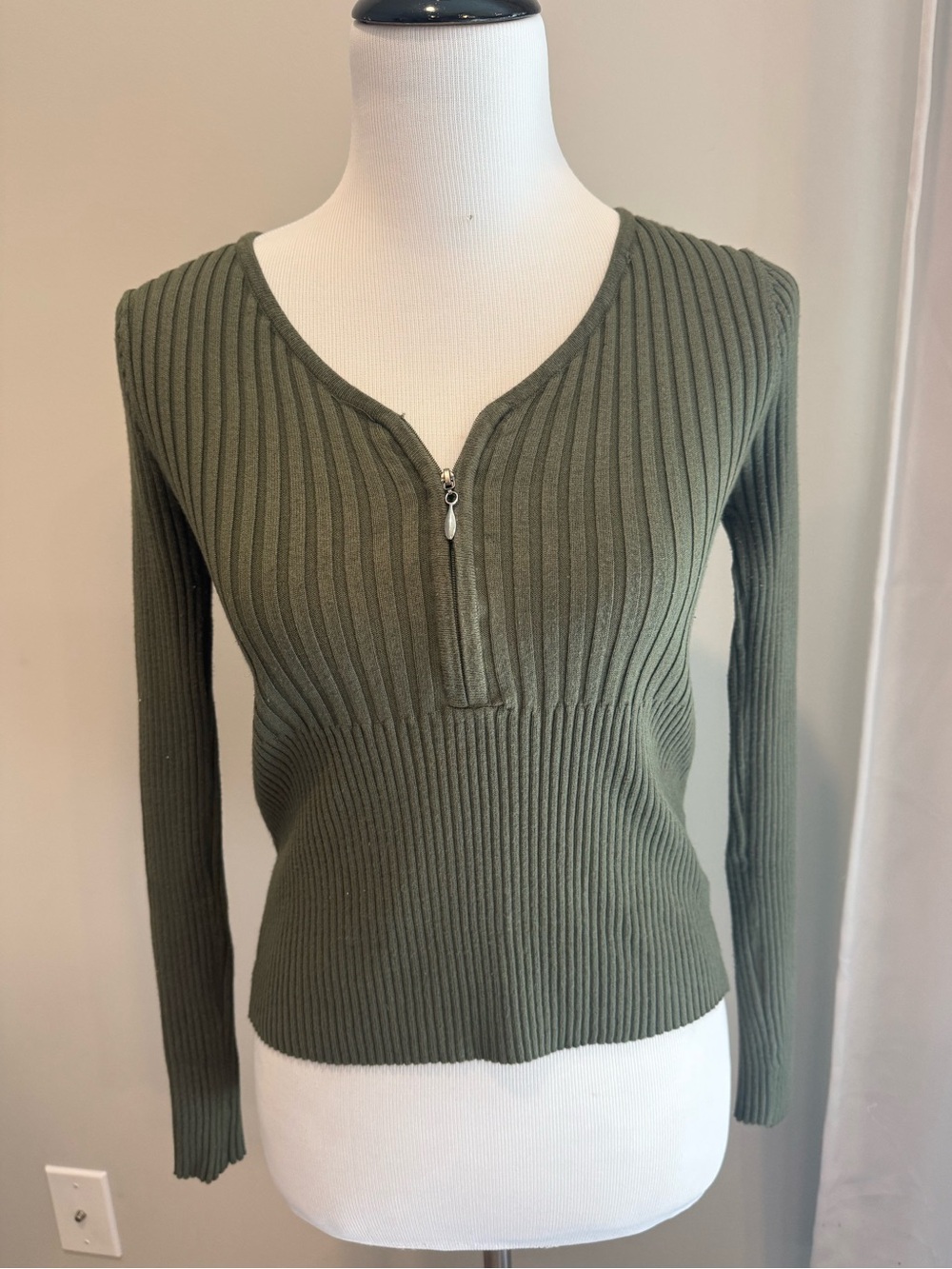 The Slope Brooklyn NY Olive Green Ribbed Quarter Zip Knit Top Medium